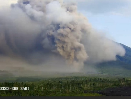 Awan panas Gunung Semeru